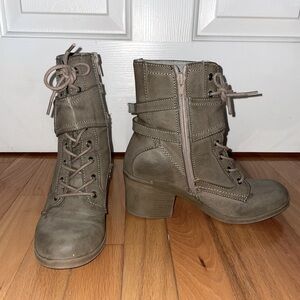 G by Guess Gray Bootie, Size 7